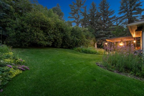 9948 Patton Road Sw, Calgary, AB - Outdoor