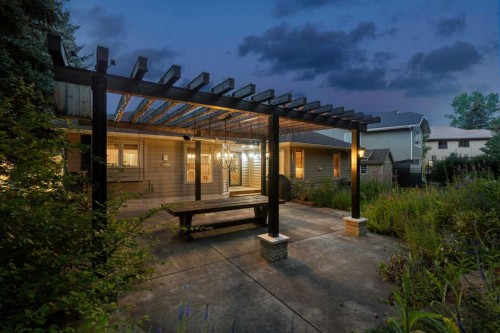 9948 Patton Road Sw, Calgary, AB - Outdoor