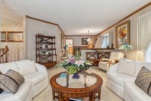 9948 Patton Road Sw, Calgary, AB - Indoor Photo Showing Living Room
