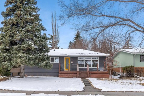 113 Langton Drive Sw, Calgary, AB - Outdoor