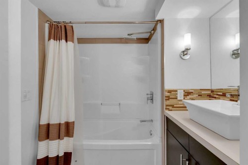 113 Langton Drive Sw, Calgary, AB - Indoor Photo Showing Bathroom