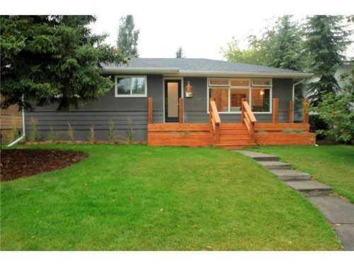 113 Langton Drive Sw, Calgary, AB - Outdoor With Deck Patio Veranda