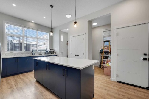 175 Magnolia Way Se, Calgary, AB - Indoor Photo Showing Kitchen