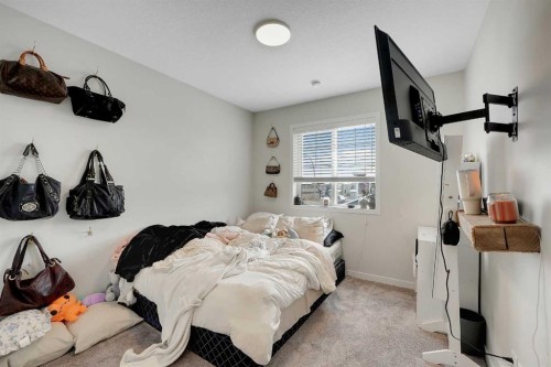 175 Magnolia Way Se, Calgary, AB - Indoor Photo Showing Bedroom