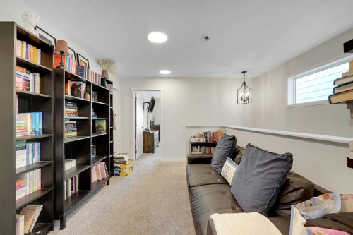 175 Magnolia Way Se, Calgary, AB - Indoor