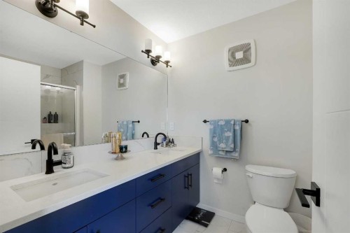 175 Magnolia Way Se, Calgary, AB - Indoor Photo Showing Bathroom