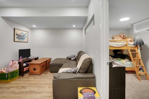 175 Magnolia Way Se, Calgary, AB - Indoor