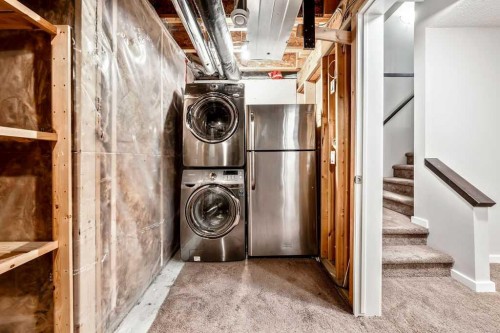 37 Marquis Common Se, Calgary, AB - Indoor Photo Showing Laundry Room