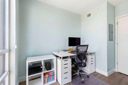 1902-1118 12 Avenue Sw, Calgary, AB - Indoor Photo Showing Office