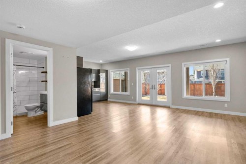 82 Cranbrook Crescent Se, Calgary, AB - Indoor Photo Showing Living Room