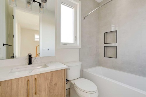 39B Moncton Road Ne, Calgary, AB - Indoor Photo Showing Bathroom