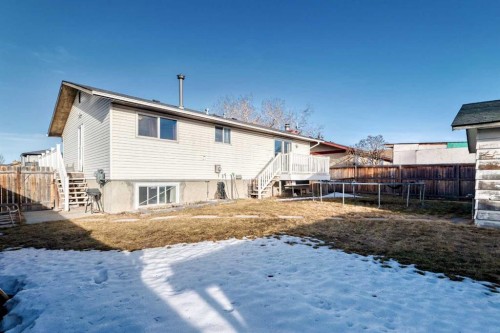 7160 Temple Drive Ne, Calgary, AB - Outdoor