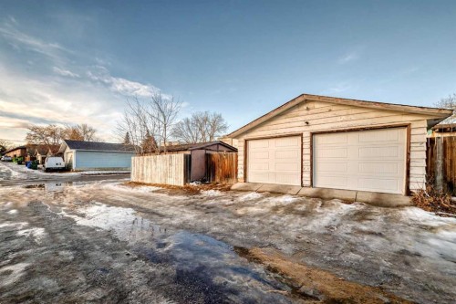 7160 Temple Drive Ne, Calgary, AB - Outdoor