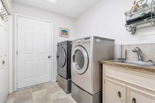 31442 Range Road 45, Rural Mountain View County, AB - Indoor Photo Showing Laundry Room