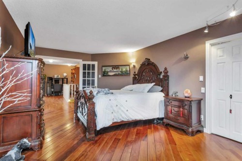 31442 Range Road 45, Rural Mountain View County, AB - Indoor Photo Showing Bedroom