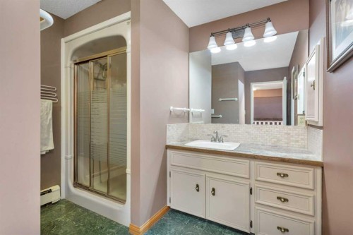 31442 Range Road 45, Rural Mountain View County, AB - Indoor Photo Showing Bathroom