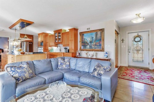 31442 Range Road 45, Rural Mountain View County, AB - Indoor Photo Showing Living Room