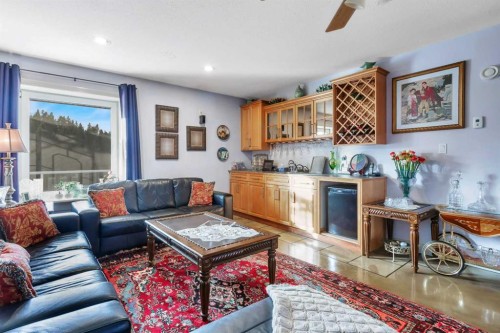 31442 Range Road 45, Rural Mountain View County, AB - Indoor Photo Showing Living Room