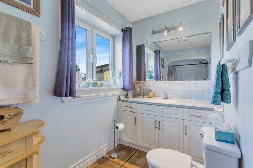 31442 Range Road 45, Rural Mountain View County, AB - Indoor Photo Showing Bathroom