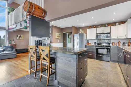 31442 Range Road 45, Rural Mountain View County, AB - Indoor Photo Showing Kitchen With Upgraded Kitchen