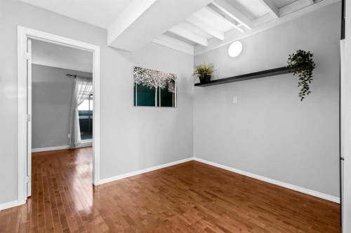 8-3726 Centre Street Ne, Calgary, AB - Indoor Photo Showing Other Room