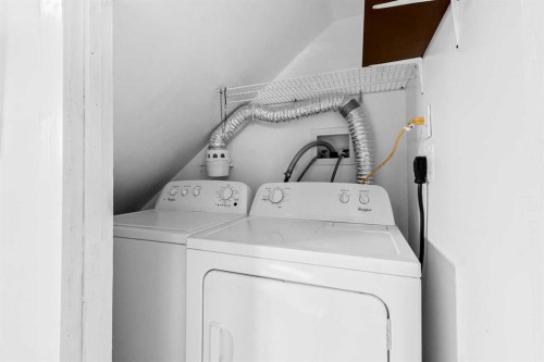 8-3726 Centre Street Ne, Calgary, AB - Indoor Photo Showing Laundry Room