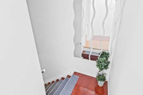 8-3726 Centre Street Ne, Calgary, AB - Indoor