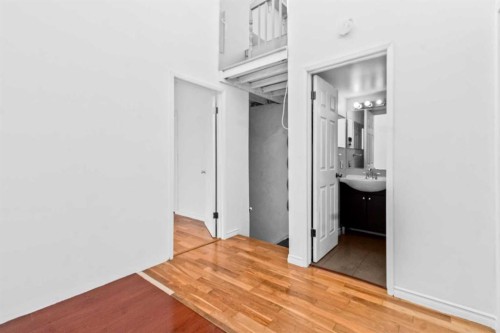 8-3726 Centre Street Ne, Calgary, AB - Indoor Photo Showing Other Room