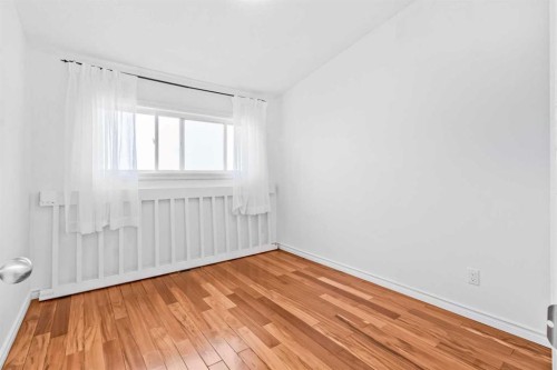 8-3726 Centre Street Ne, Calgary, AB - Indoor Photo Showing Other Room