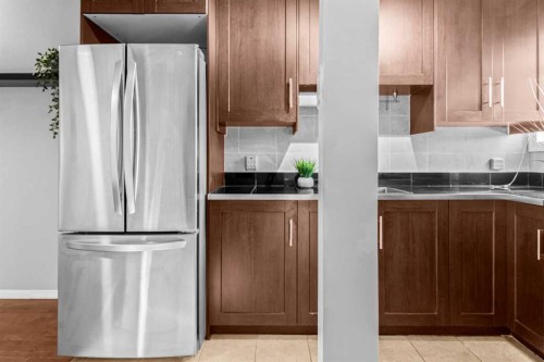 8-3726 Centre Street Ne, Calgary, AB - Indoor Photo Showing Kitchen