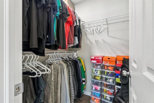 321 Windstone Gardens Sw, Airdrie, AB - Indoor With Storage