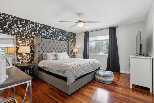 123 Schubert Hill Nw, Calgary, AB - Indoor Photo Showing Bedroom