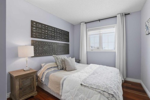 123 Schubert Hill Nw, Calgary, AB - Indoor Photo Showing Bedroom