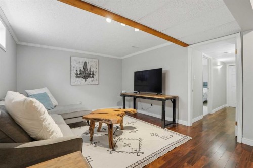 123 Schubert Hill Nw, Calgary, AB - Indoor Photo Showing Other Room