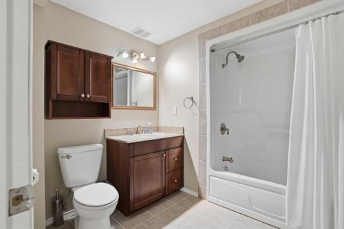 123 Schubert Hill Nw, Calgary, AB - Indoor Photo Showing Bathroom