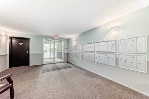 314-20 Dover Point Se, Calgary, AB - Indoor Photo Showing Other Room