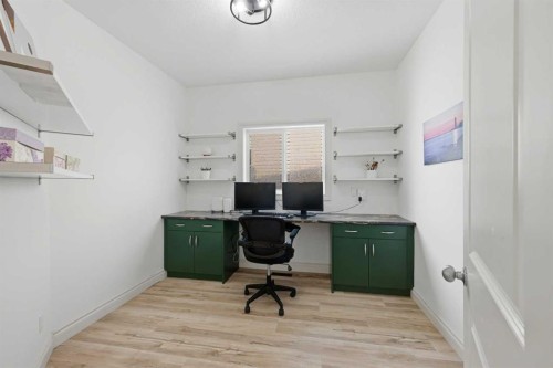 1153 Kingston Crescent Se, Airdrie, AB - Indoor Photo Showing Office