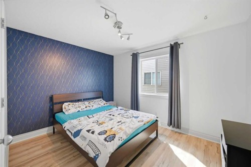 1153 Kingston Crescent Se, Airdrie, AB - Indoor Photo Showing Bedroom