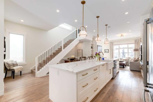 2107 52 Avenue Sw, Calgary, AB - Indoor Photo Showing Kitchen With Upgraded Kitchen