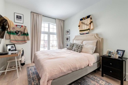 2107 52 Avenue Sw, Calgary, AB - Indoor Photo Showing Bedroom