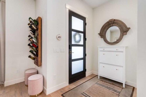 2107 52 Avenue Sw, Calgary, AB - Indoor Photo Showing Other Room