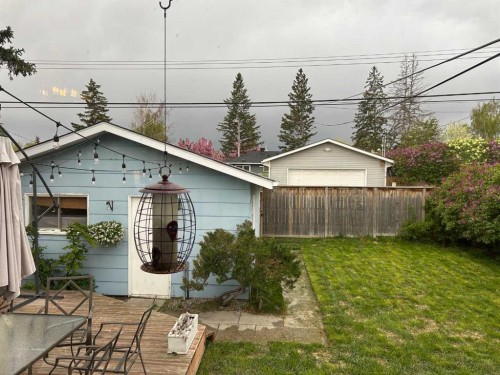 81 Healy Drive Sw, Calgary, AB - Outdoor