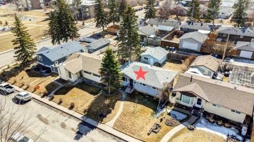 81 Healy Drive Sw, Calgary, AB - Outdoor With View