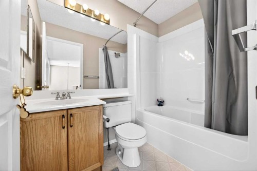 287 Panamount Drive Nw, Calgary, AB - Indoor Photo Showing Bathroom