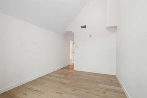 402-1505 Spring Creek Gate, Canmore, AB - Indoor Photo Showing Other Room