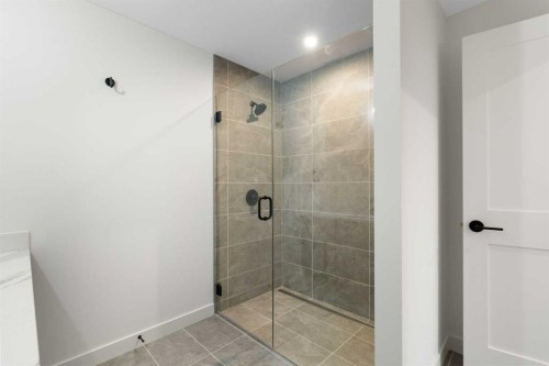 402-1505 Spring Creek Gate, Canmore, AB - Indoor Photo Showing Bathroom