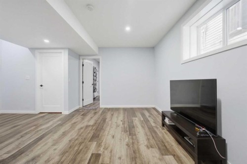 233 Copperleaf Way Se, Calgary, AB - Indoor Photo Showing Other Room