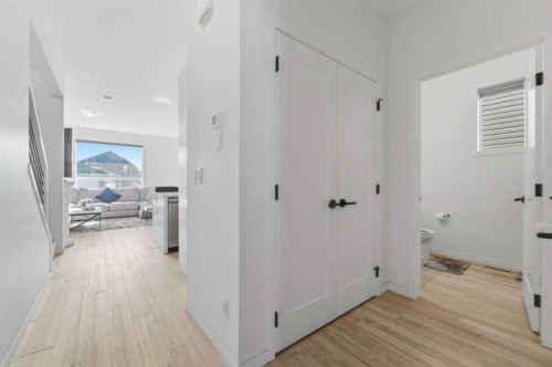 233 Copperleaf Way Se, Calgary, AB - Indoor Photo Showing Other Room