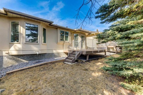 22 Confederation Villas Nw, Calgary, AB - Outdoor With Deck Patio Veranda