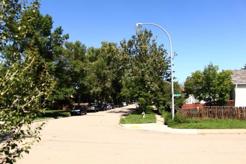 2740 16A Street Se, Calgary, AB - Outdoor